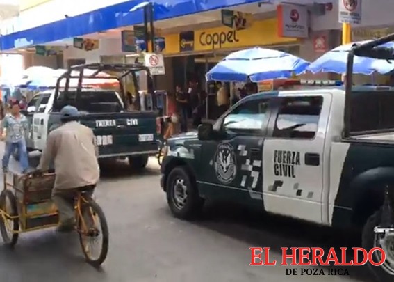 Le pegan a Coppel Le pegan a Coppel