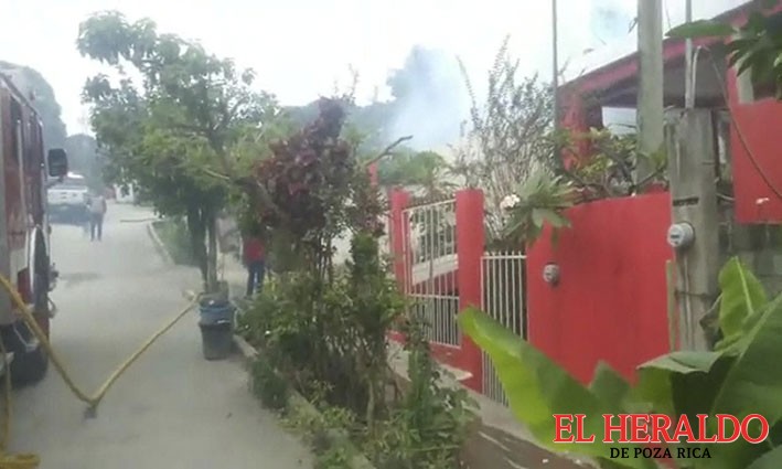 El Heraldo De Poza Rica Se Incendia Casa En La Colonia Libertad