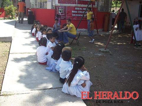Escuelas sin maestros Escuelas sin maestros