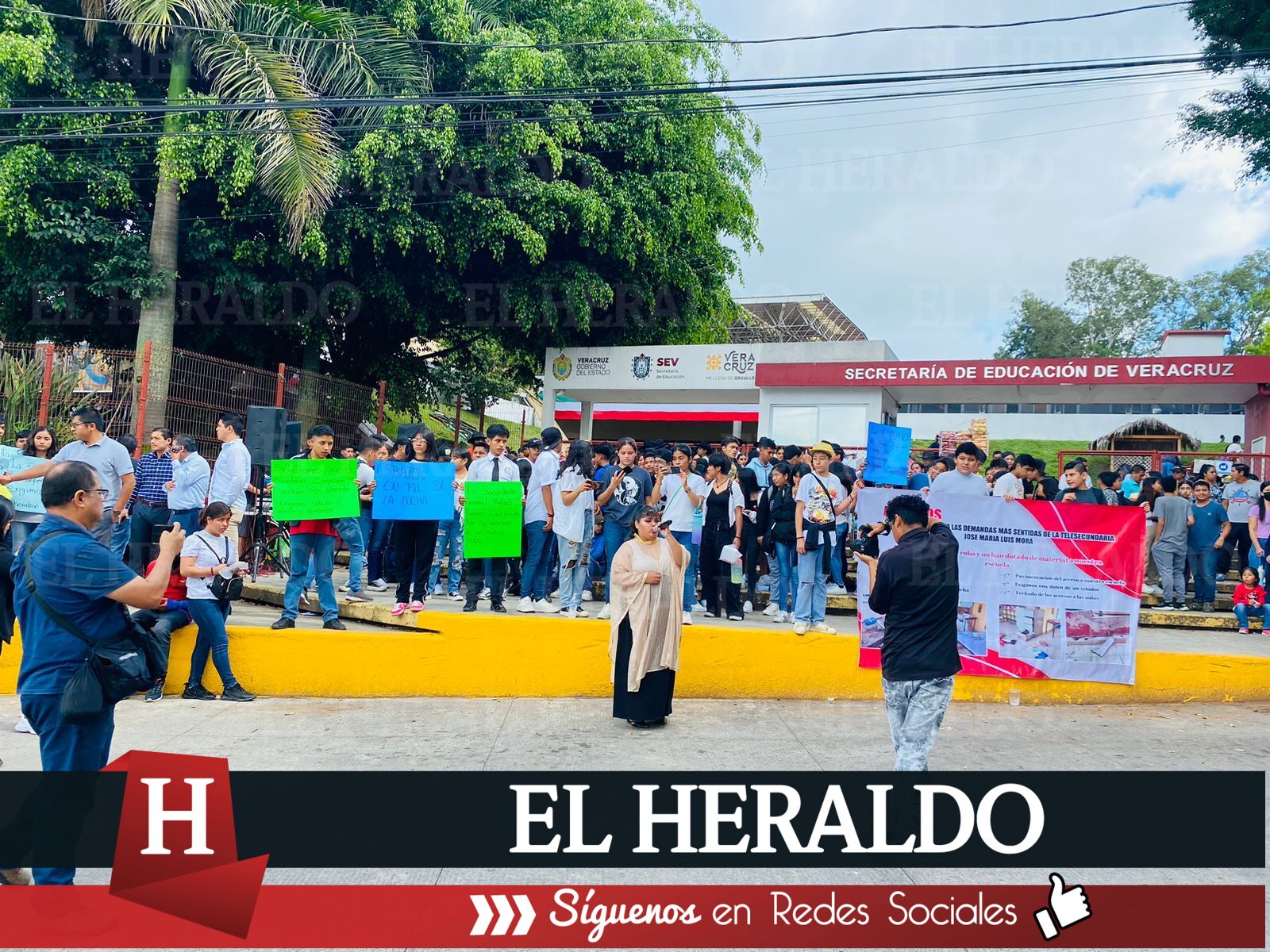 El Heraldo De Poza Rica Estudiantes Antorchistas Toman La Sev Exigen