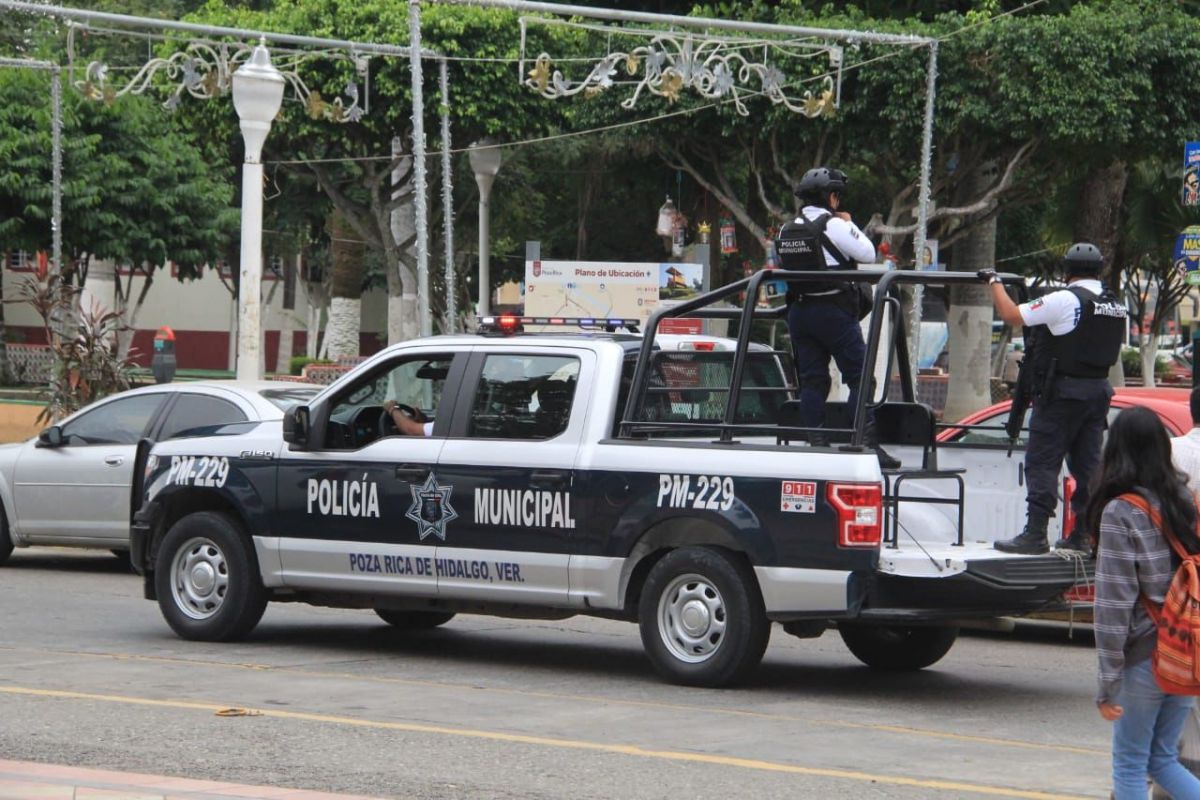 El Heraldo de Poza Rica Militarizan policías