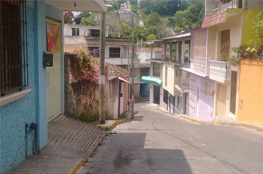 El Heraldo de Poza Rica CAEV rompió la calle Voladores de Papantla