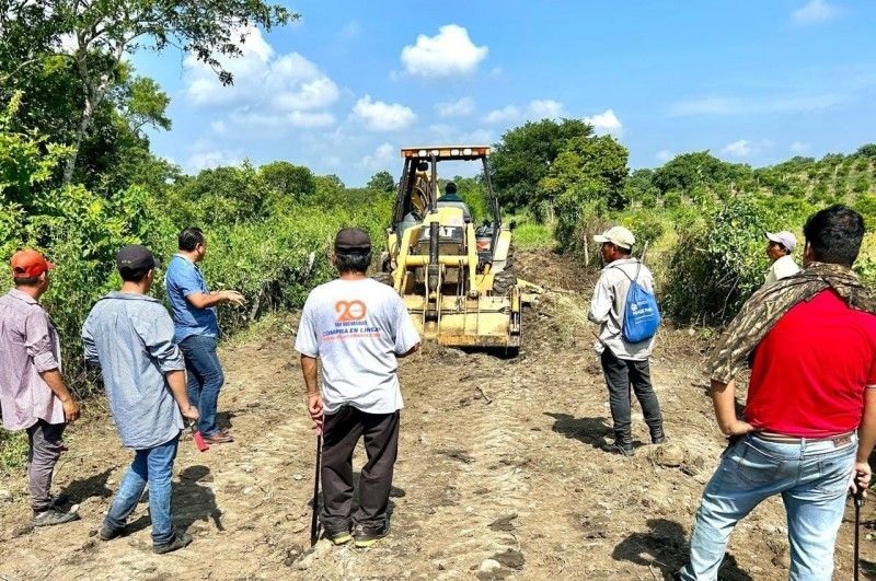 El Heraldo De Poza Rica Rehabilitan Caminos Para Saca Cosechas