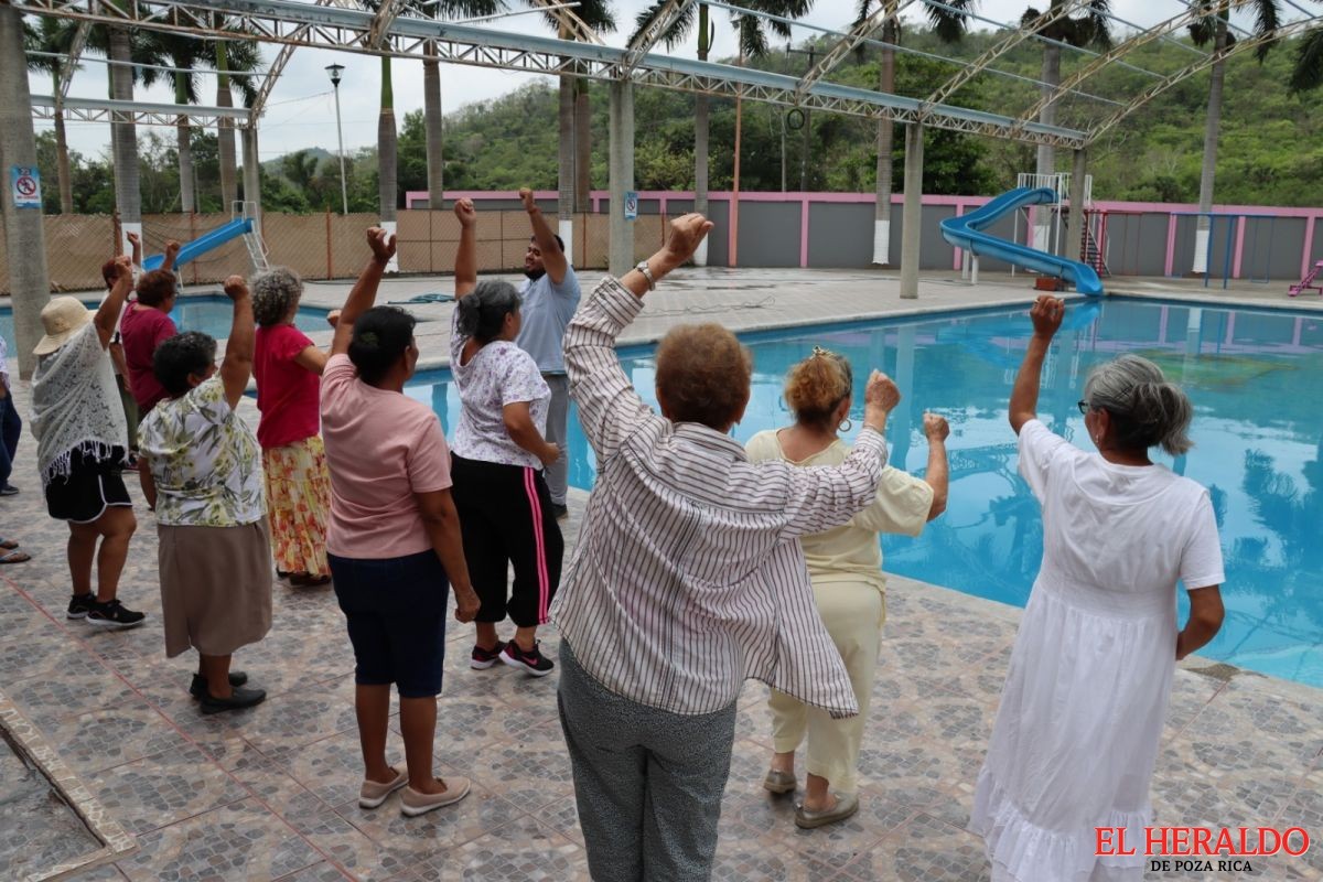 El Heraldo de Poza Rica - Adultos mayores se rehabilitan
