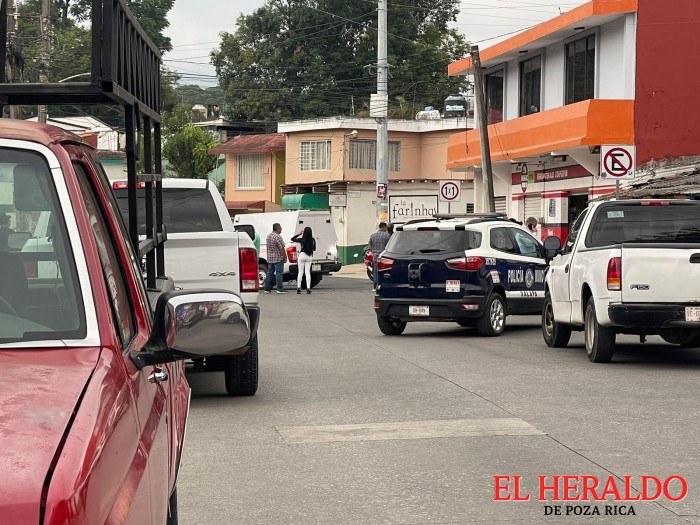 Asesinan a hombre a balazos cuando caminaba
