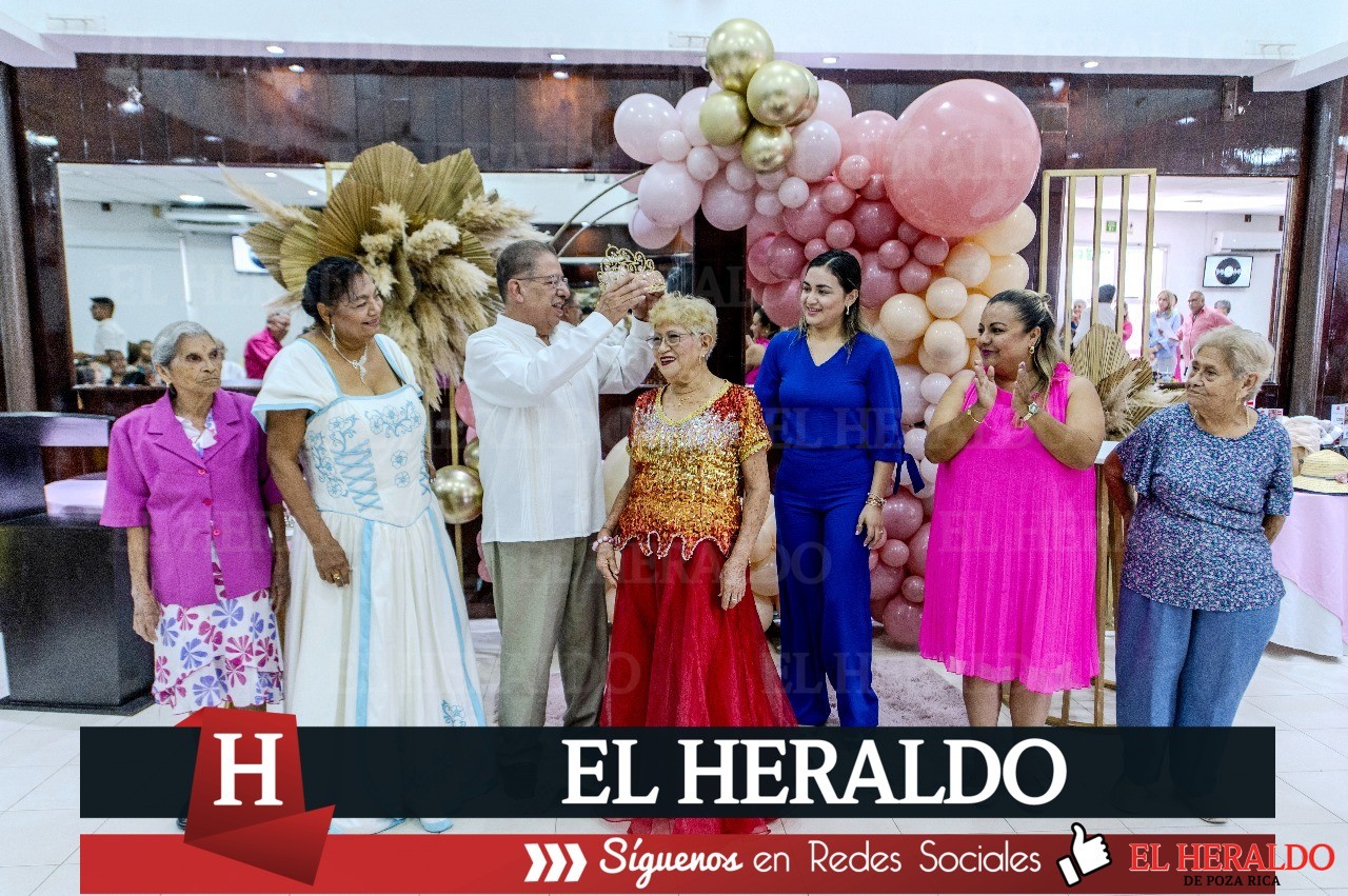 DIF Municipal y el Gobierno de Tuxpan festejaron a los abuelos 8