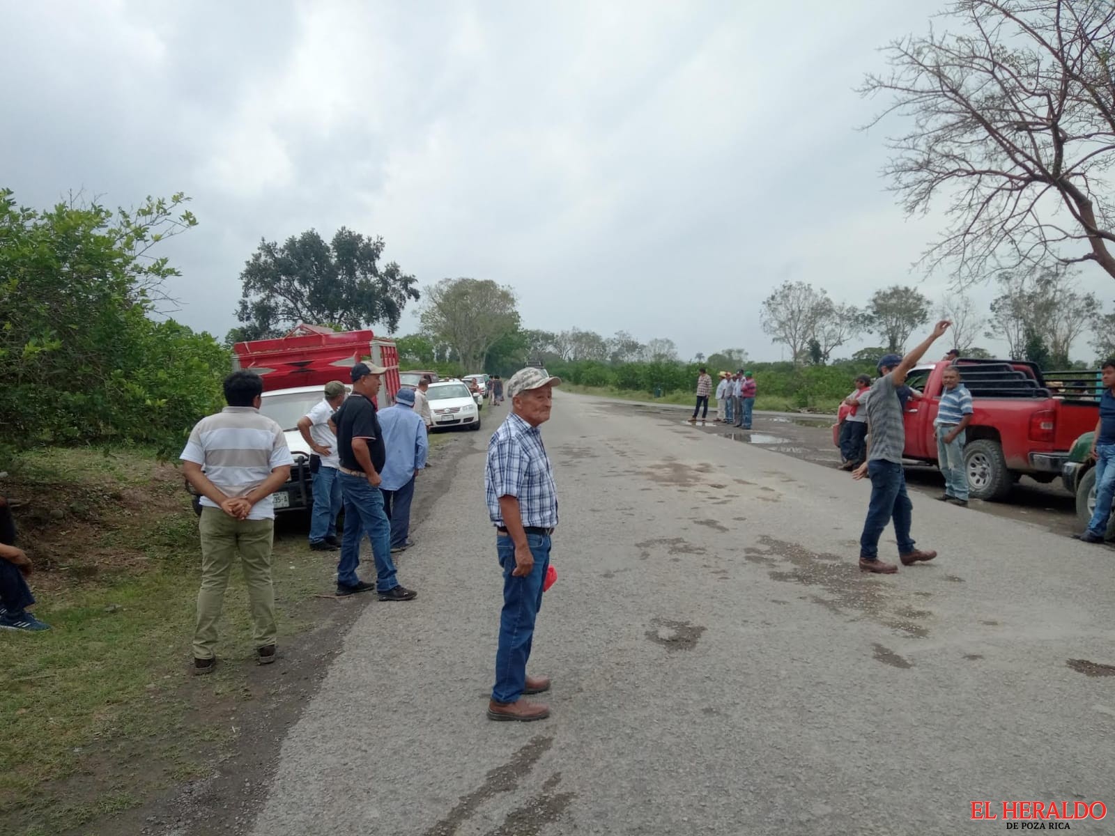 Exigen reanudar trabajos del camino Cadillo La Palma