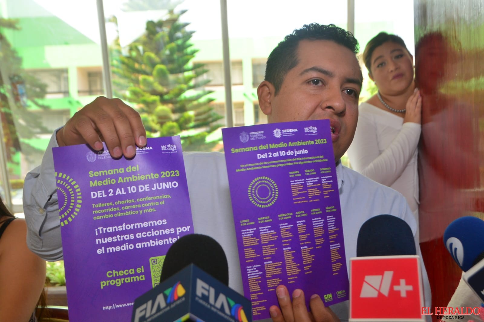 Limpieza de playas y reforestación de bosques