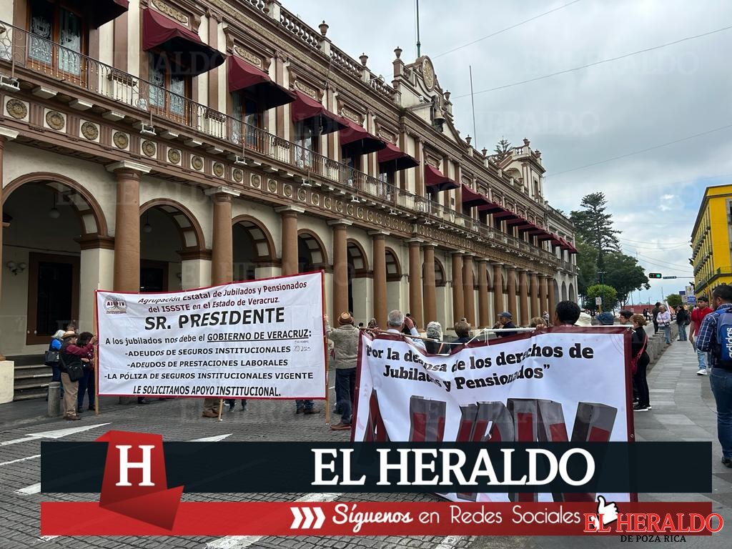 Manifestantes cierran centro de Xalapa3