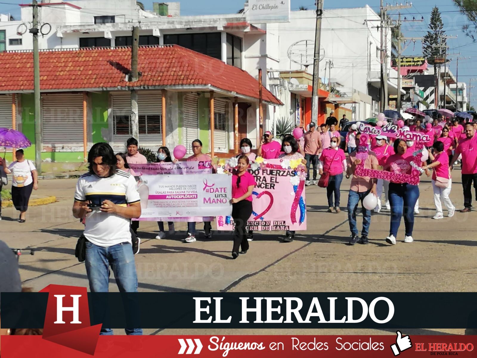 Marchan sobrevivientes de cáncer2