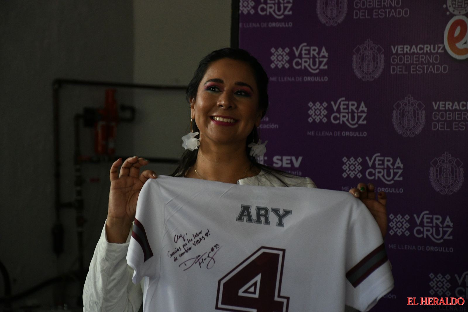 Oficial Mayor de la SEV