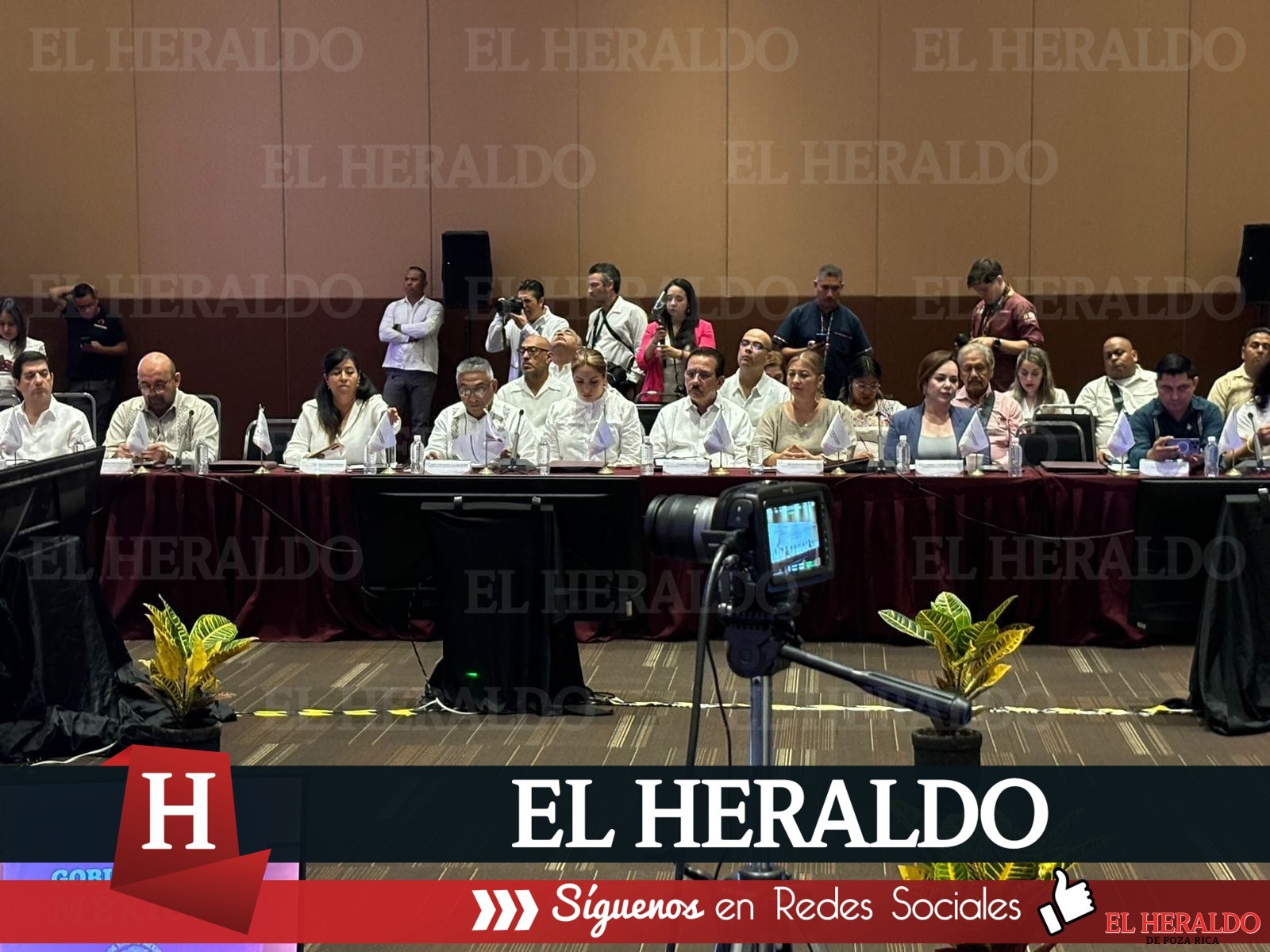 Participa Rodrigo Calderón en 4