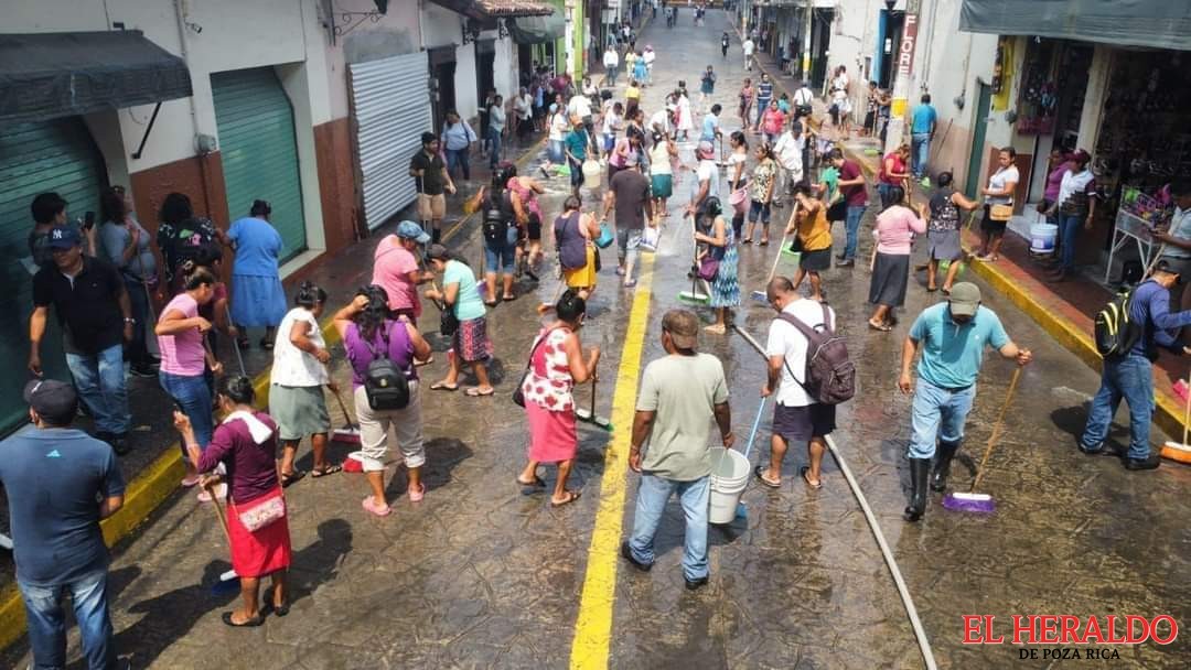 REALIZAN LIMPIEZA DEL CENTRO HISTÓRICO