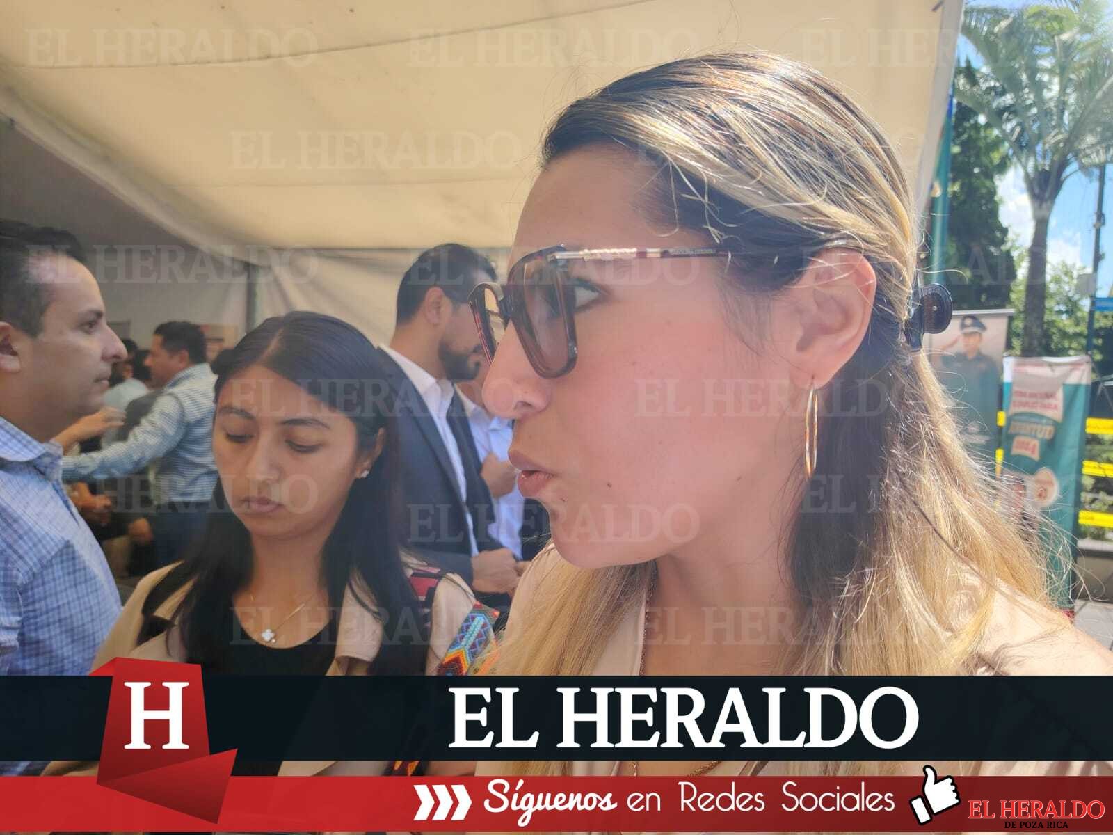 Recién egresados buscan empleos donde les paguen