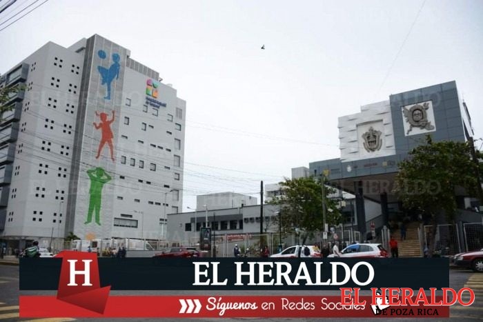 Regaña director del HAEV a mamás de niños con cáncer de la Torre Pediátrica de Veracruz por afectar su imagen