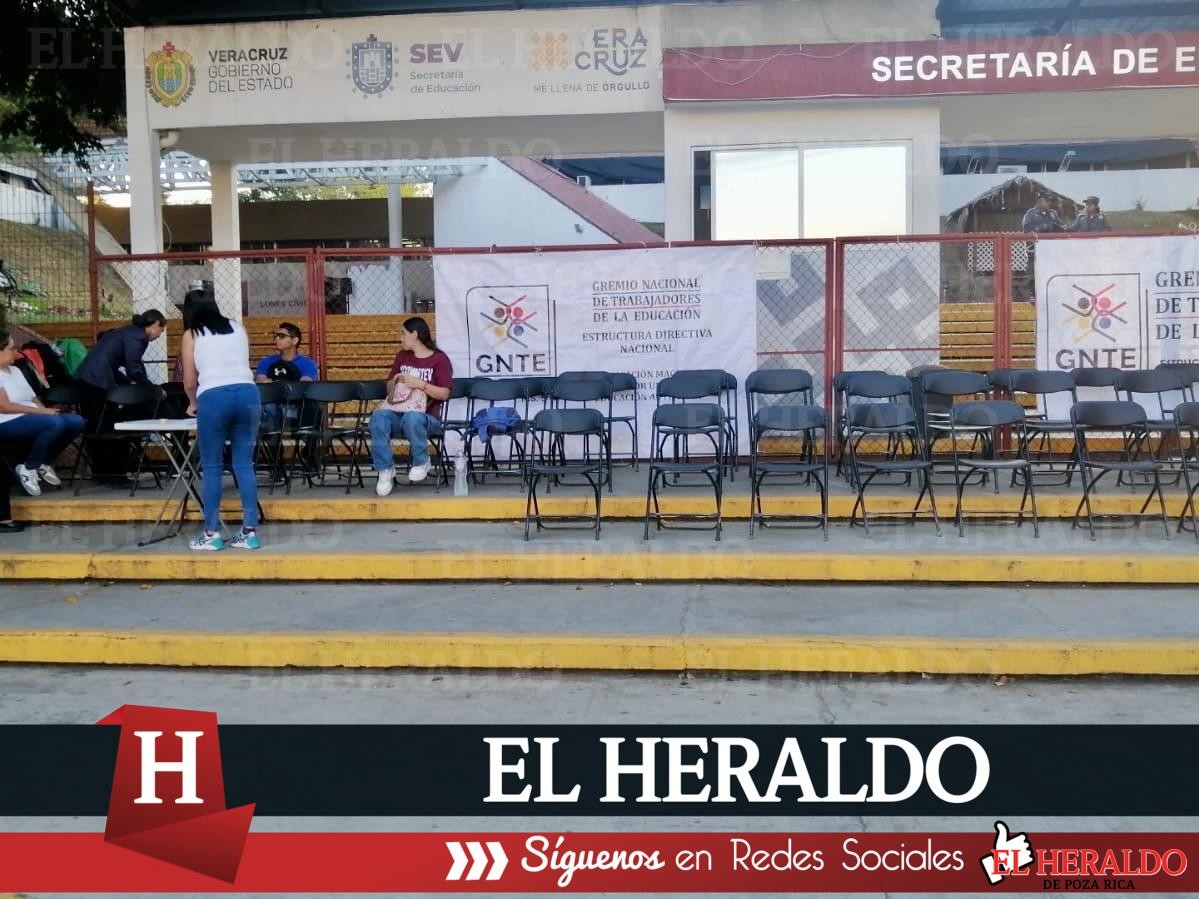 Toman por tiempo indefinido diversas oficinas de la SEV 5