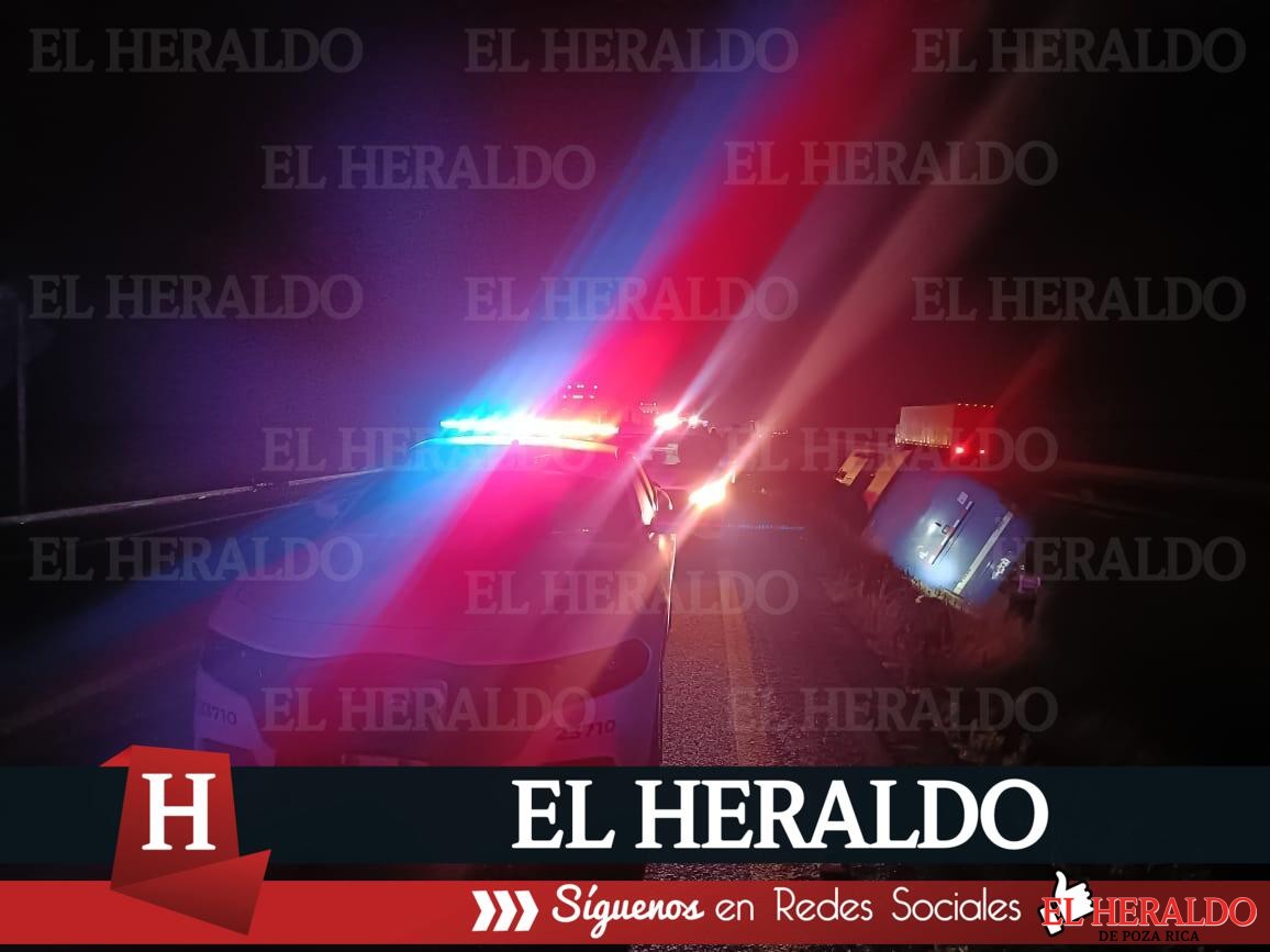 Vuelca autobús con morenistas en Cosamaloapan 2