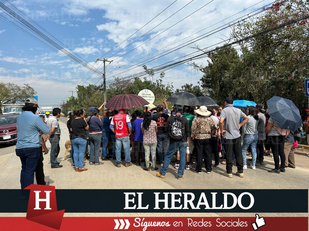 Bloquean por segundo día