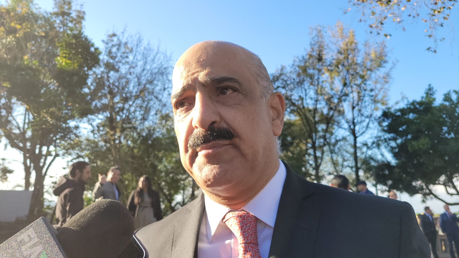 Se buscan opciones