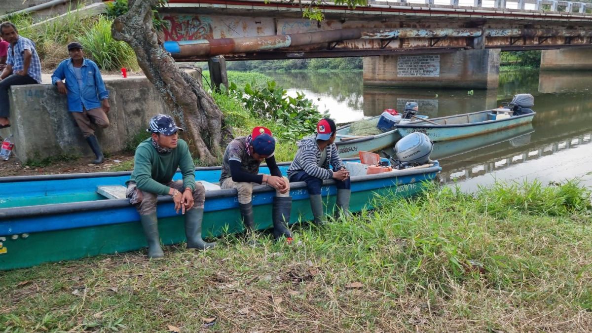 detienen a pescadores2