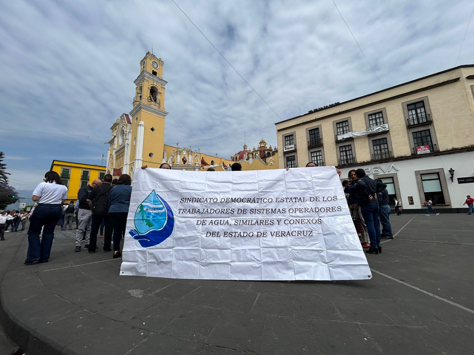 Se manifiestan2