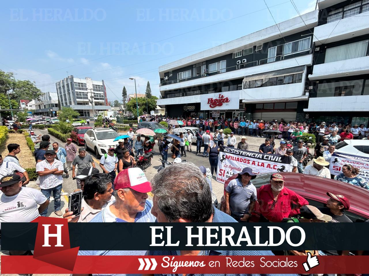 Protestan en CFE para exigir reclasificación de tarifas 3