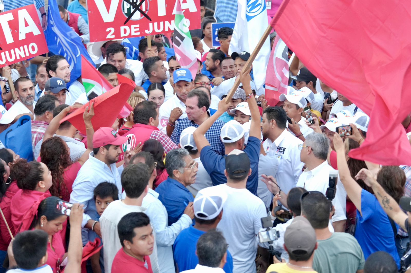 08DE7153 724E 47DF 8CB3 1C078539D9F3