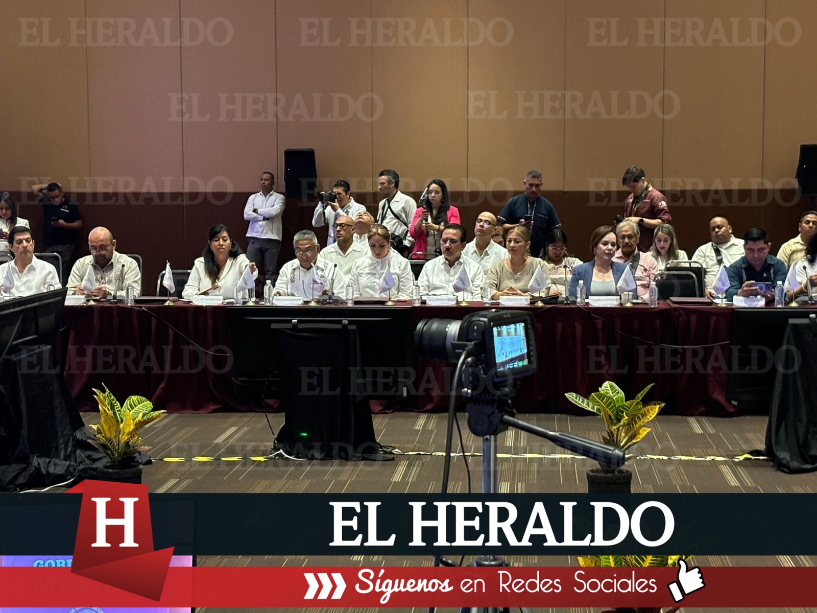 Participa Rodrigo Calderón en 4