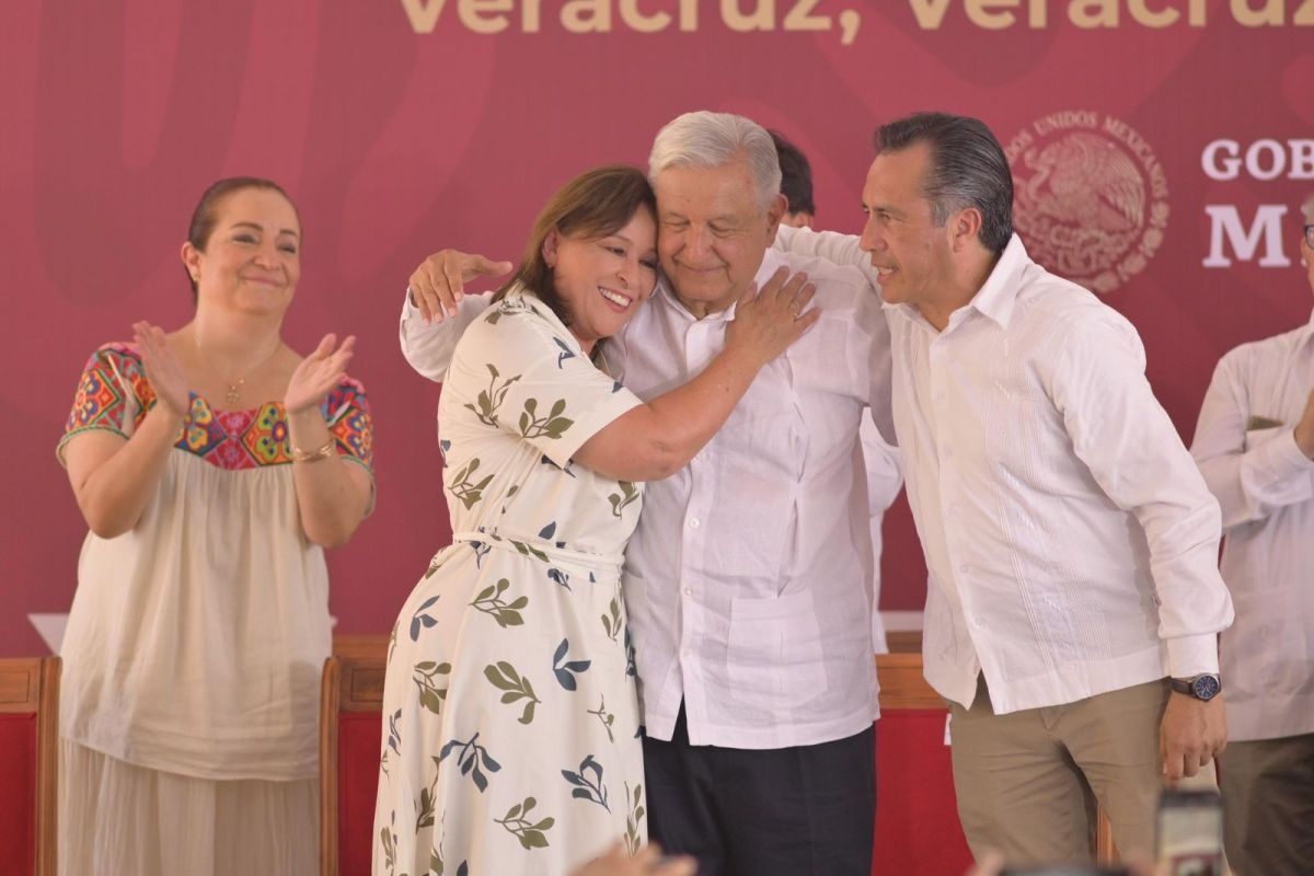 Inaugura AMLO Centro Cultural