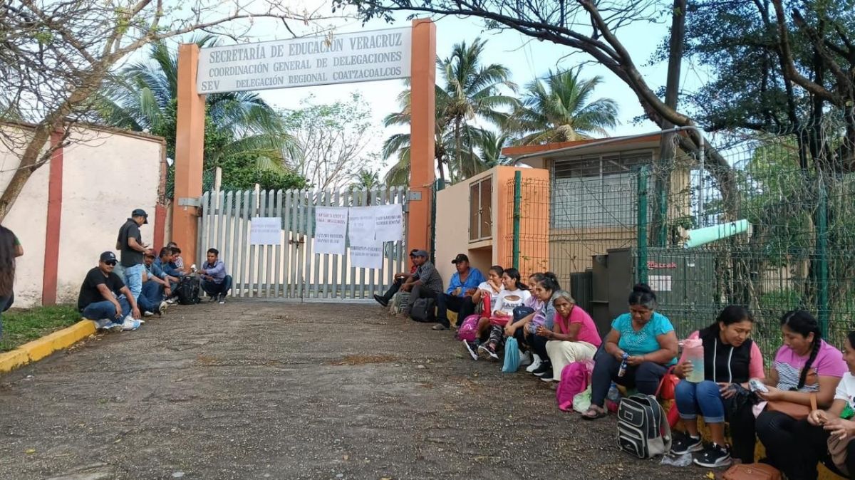 Padres toman la SEV