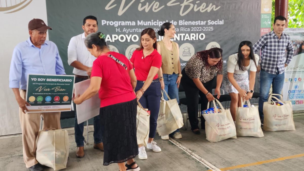 Entregan apoyos alimentarios