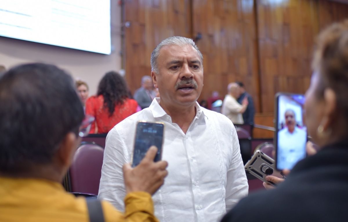 Impulsan regularización de predios escolares