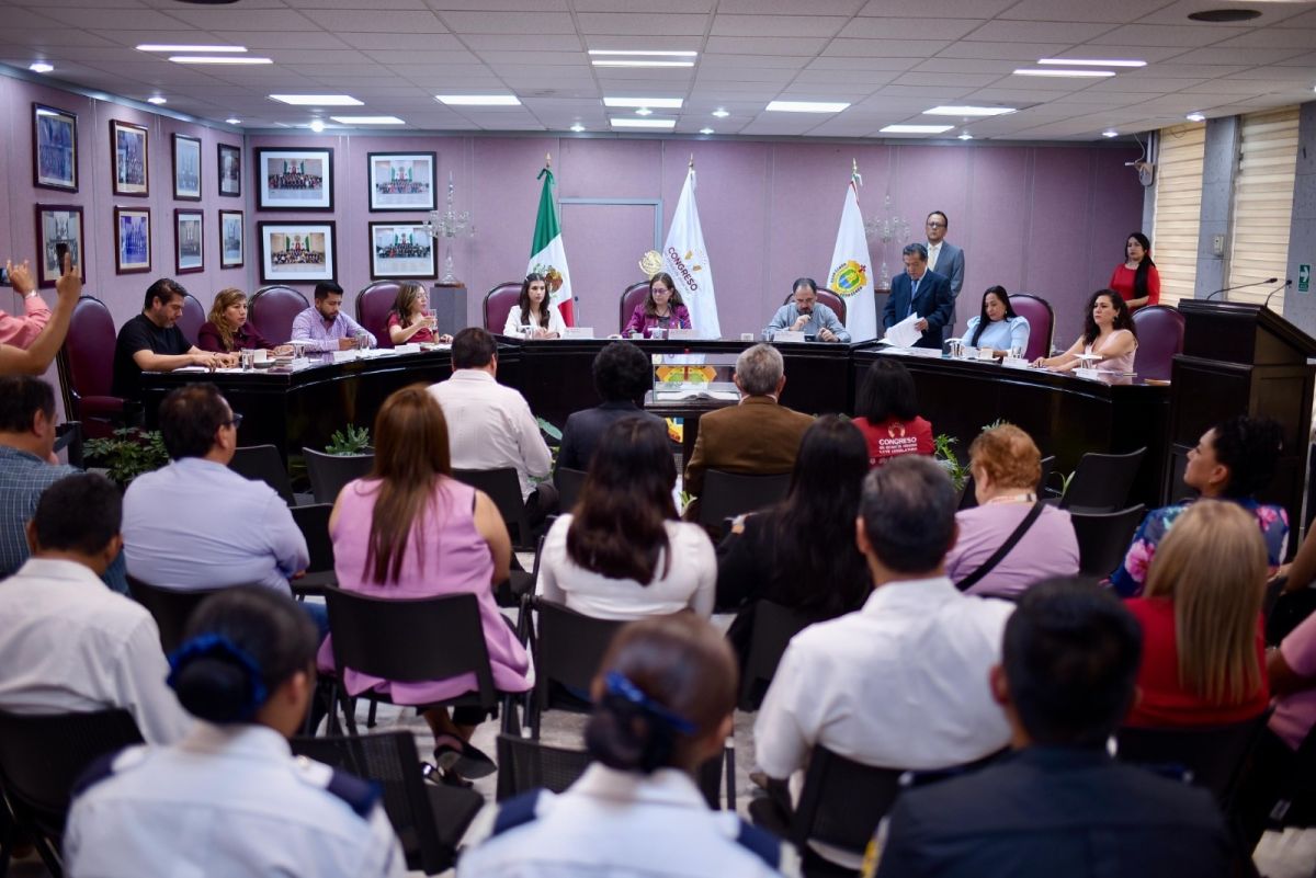 Recibe Congreso Iniciativa de la Gobernadora