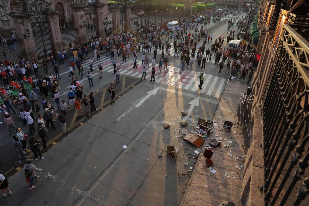 Protestas estudiantiles sacuden Michoacán Protestas estudiantiles sacuden Michoacán