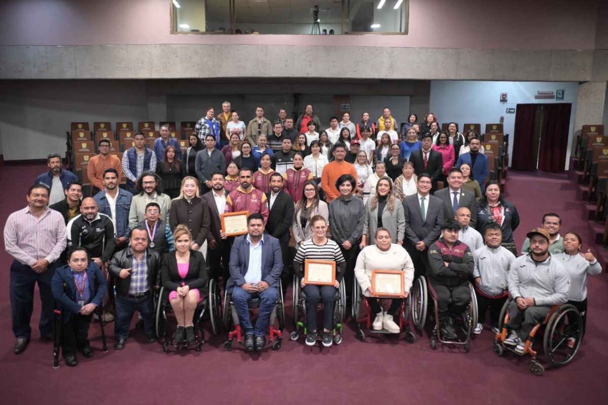 Reconocen a atletas paralímpicos veracruzanos Reconocen a atletas paralímpicos veracruzanos