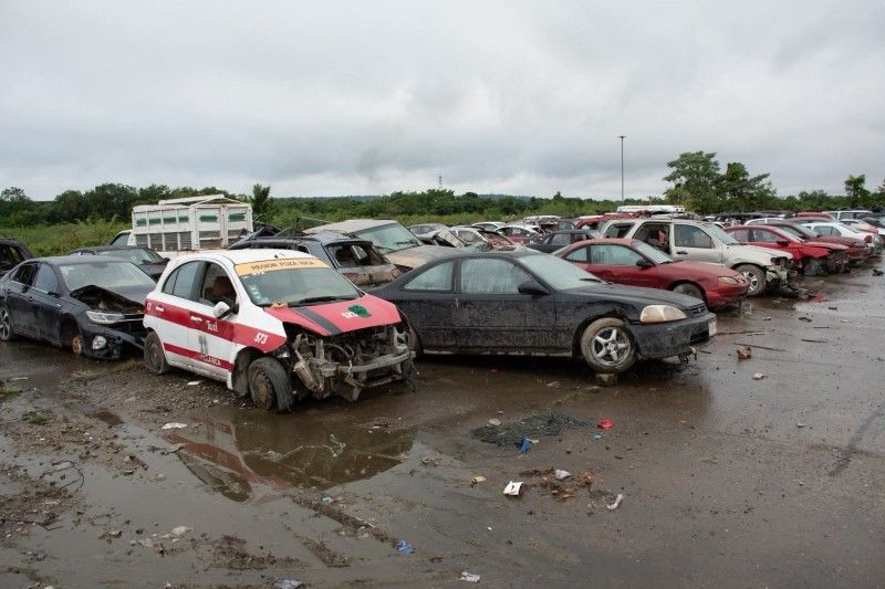 Pide Tránsito retirar autos inundados