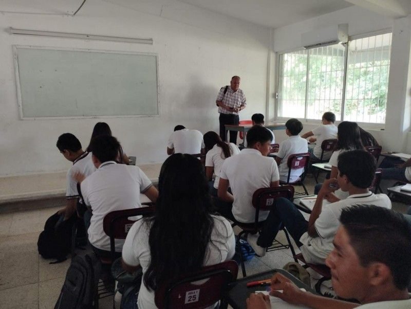 Previenen a jóvenes contra el suicidio Previenen a jóvenes contra el suicidio