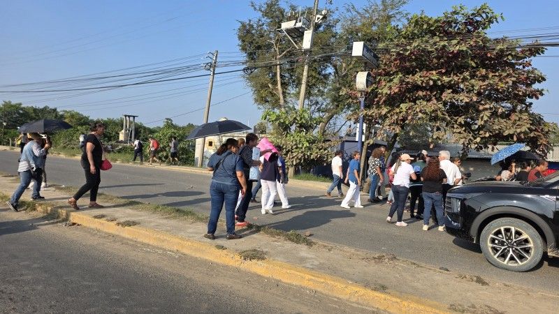 Liberan puentes, tras acuerdo por pago