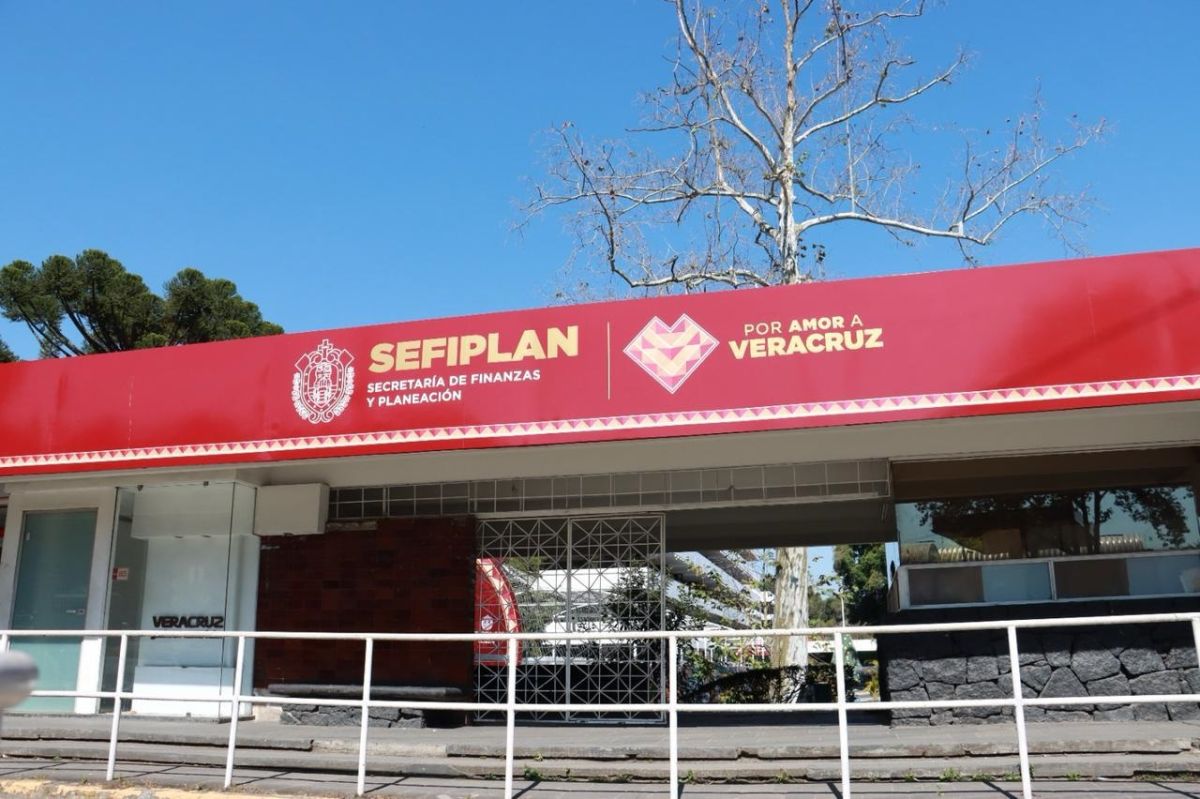 Mejoran servicio de placas