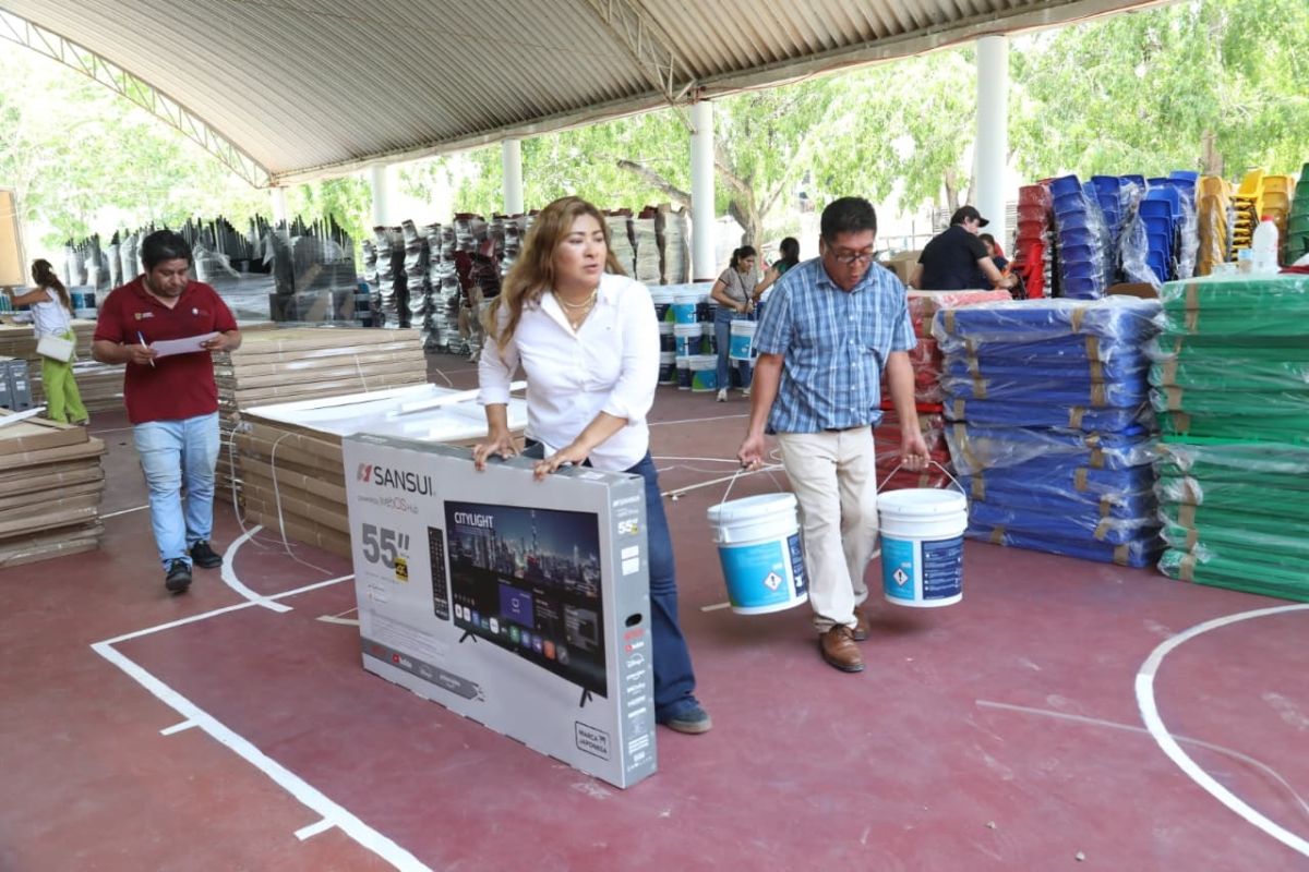 SEV garantiza equipamiento escolar al 100% en Álamo