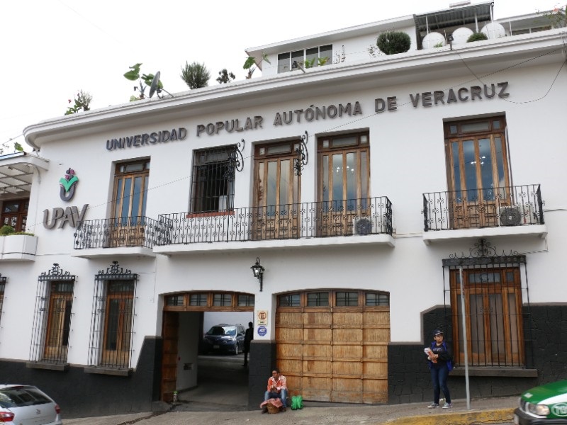 Incrementan 40% el salario de docentes de la UPAV