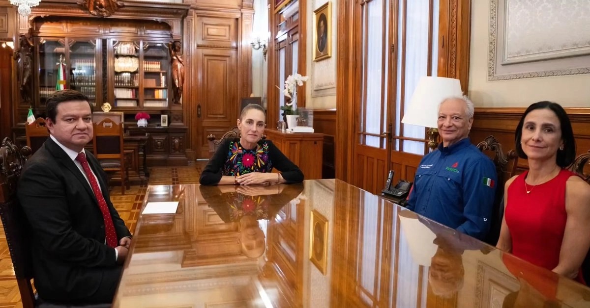 Víctor Rodríguez deja dirección de Pemex