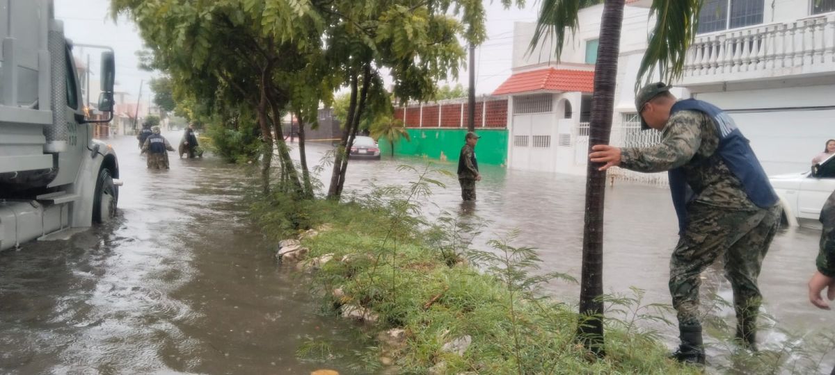 Tormenta eléctrica dejó anegamientos en calles