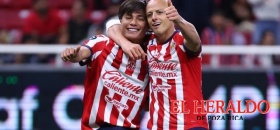 Todos los delanteros de Chivas ya anotaron