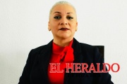 SIN MEDIAS TINTAS / FLORINDA: LA NUEVA PIÑATA DE LAS REDES. / CLAUDIA VIVEROS