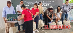 Entregan apoyos alimentarios