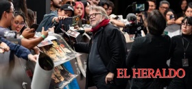 Guillermo del Toro consiente a sus fans Guillermo del Toro consiente a sus fans
