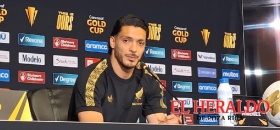 Raúl Jiménez arribó a la CDMX para concentrar con la Selección