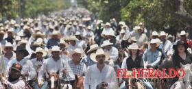 Cabalgata reúne a 3 mil jinetes y caballos