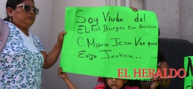 Ex policías exigen pagos pendientes